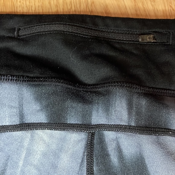 Women’s small Nike Dri-fit leggings lower rise. Gray and black warm leggings - Picture 8 of 9